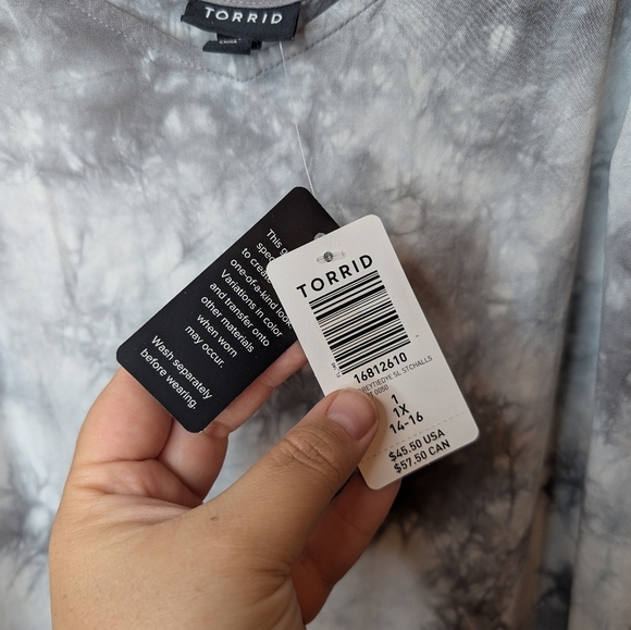 NWT TORRID AVA STRETCH CHALLIS GRAY TIE DYE CAMI TOP 1X Women - Picture 3 of 10